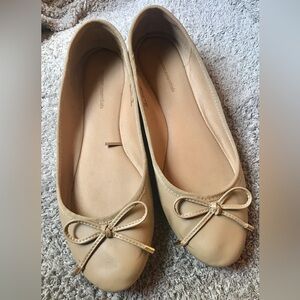 Beige & Gold Ballet Flats Pair Shoes with Bow Size 10 Amazon Essentials